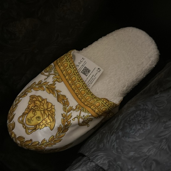 Versace women’s slippers - Picture 3 of 7